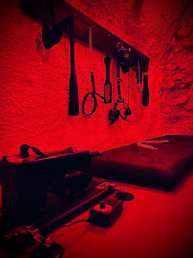 Love Room Suite Dirty Diana Aubagne Exteriör bild