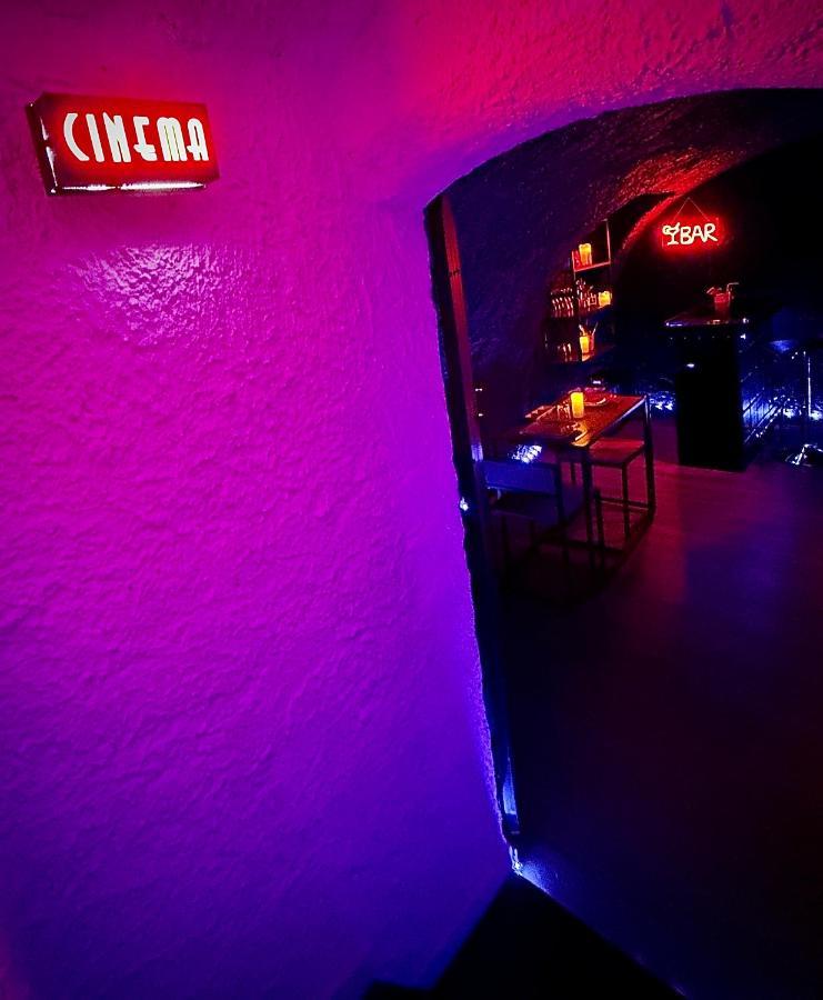 Love Room Suite Dirty Diana Aubagne Exteriör bild